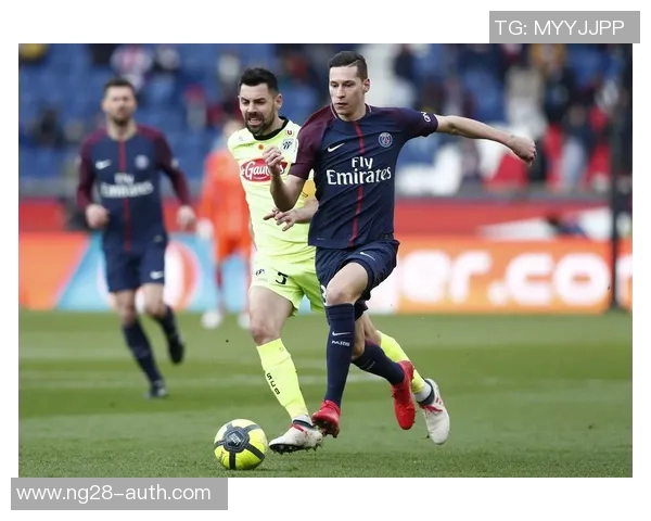 巴黎圣日耳曼与里昂激战成平局逆转瞬间点燃全场激情集锦回顾