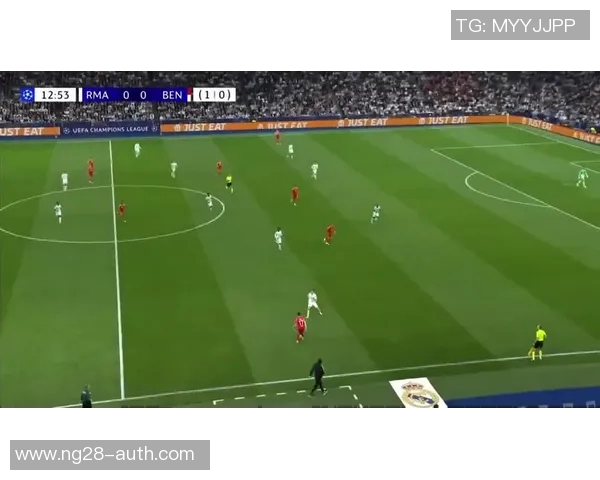 欧联杯精彩对决AC米兰强势逆转本菲卡全场集锦回顾